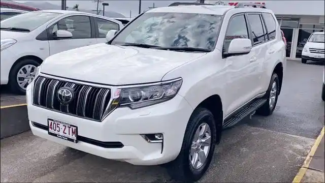 高清实拍2021款丰田普拉多中东版,有这霸道配置,不要太喜欢了