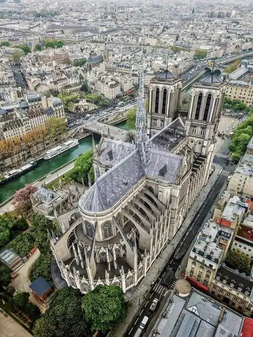 巴黎圣母院重建方案竞赛,中国建筑设计师夺冠!名叫"巴黎心跳"!_城市