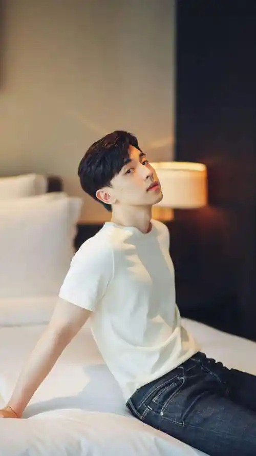 高清河北省石家庄男明显邓伦《香蜜沉沉烬如霜》海报剧照图片图片