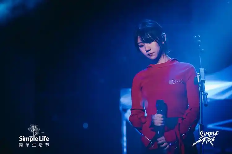 谢春花音乐节现场频圈粉 精心呈现最佳live舞台