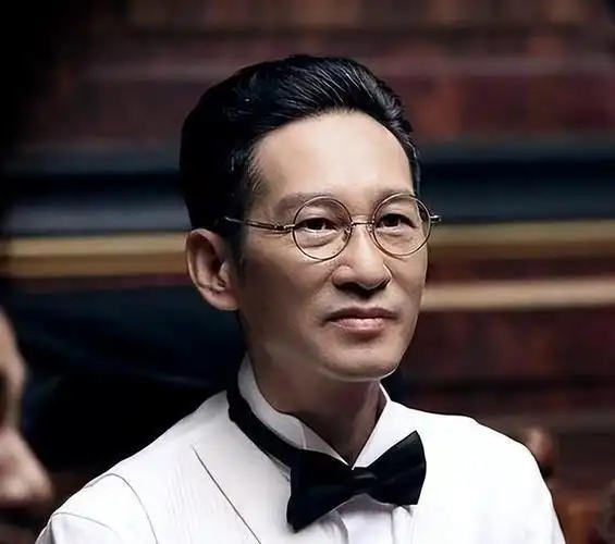 王劲松:一路走得苦!有戏演就对,55岁没儿没女又如何?