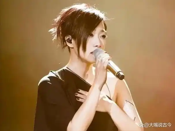 林忆莲李宗盛为她抛弃妻子初恋苦等她多年究竟有何魅力