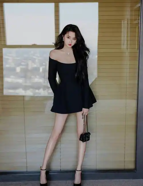 关晓彤长腿随拍好美_鹿晗_造型_爱慕