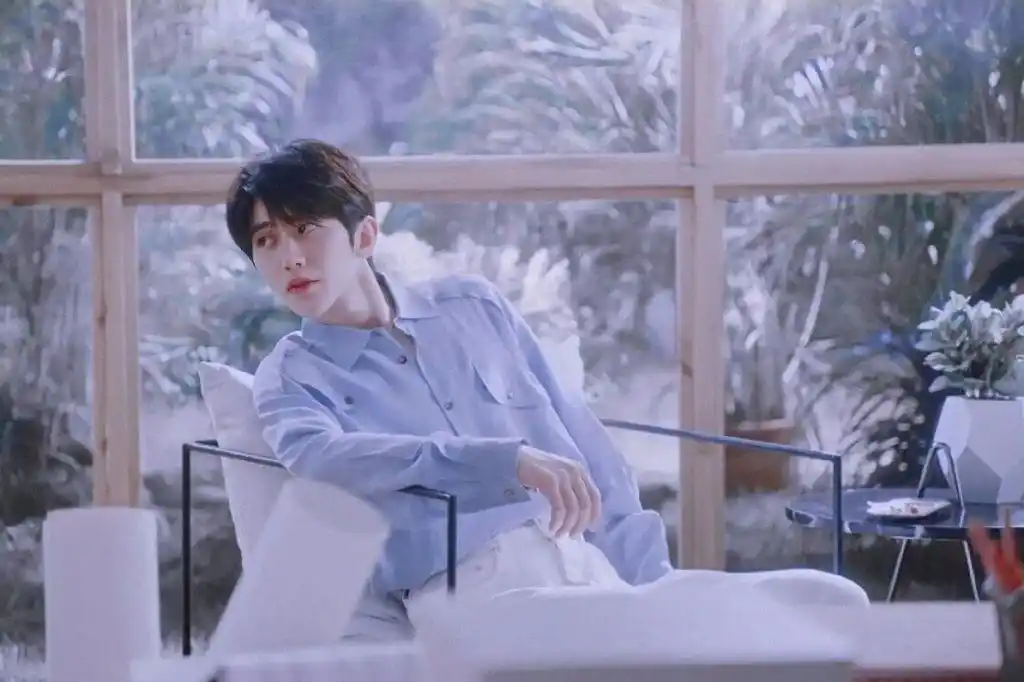 蔡徐坤壁纸我做过最好的事是爱你做过最无悔的事就是坚持爱你