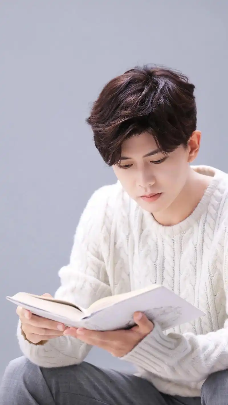 任嘉伦壁纸我不是路人我是一路陪你走到底的人