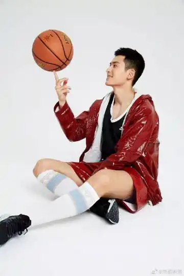 张哲瀚[超话]#[心]#张哲瀚0511生日快乐# [. 来自王俊在线 - 微博