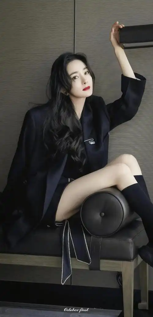 大幂幂"小秘密"220512期 高清壁纸 分享|杨幂_网易订阅