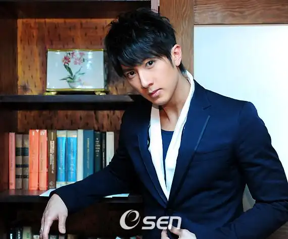 允浩帅还是吴尊?