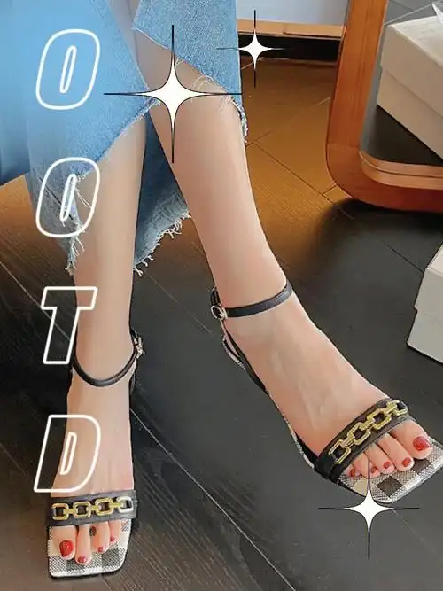 今日份凉鞋推荐05是小香风一字带凉鞋呀