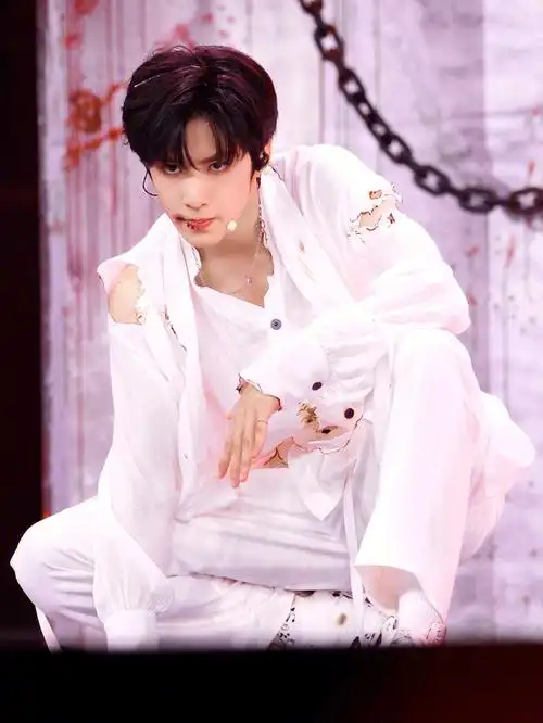 白衣天使刘耀文