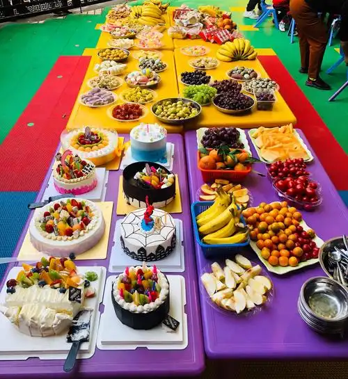 自助式取食物 练习宝宝们不浪费食物的精神