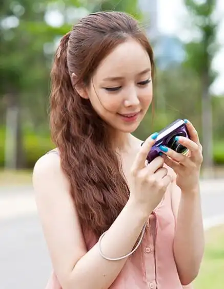 女生长发烟花烫发型图片