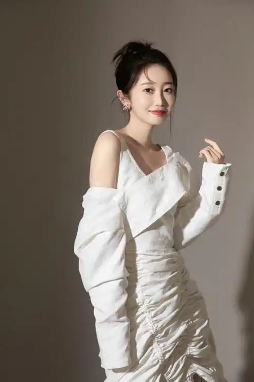 陈嘉男亮相《冬奥一家人》开机仪式 化身逐梦女孩传递奥运精神_电视