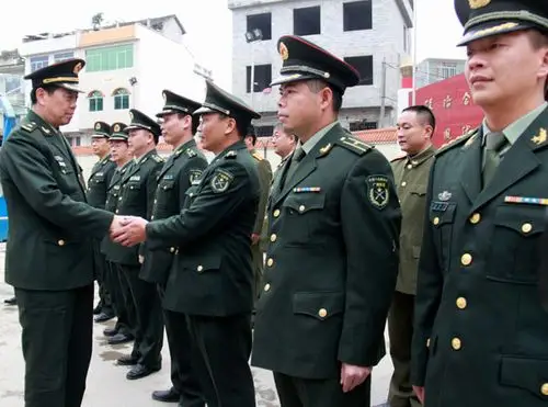 广西军区司令员王玉仁少将到我县检查指导工作