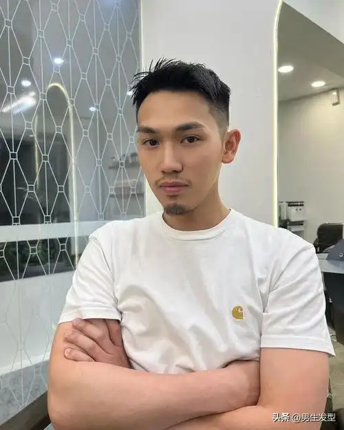 男生"两边铲短"发型适合所有人,这12款值得尝试,清爽又帅气