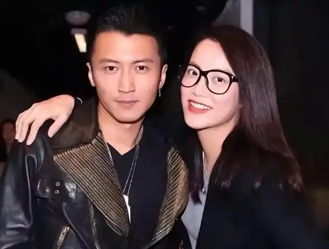 回顾霍汶希捧红谢霆锋坚持未婚生女她的故事比想象中精彩