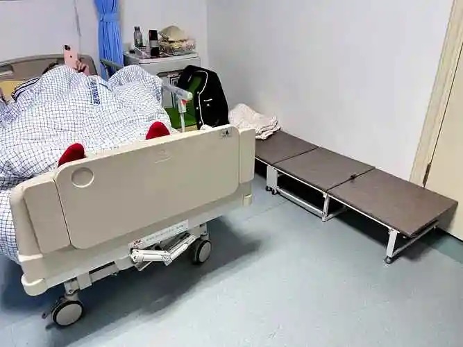 共享陪护床项目刚需痛点高频,医院病房可定制的配套产品与服务_患者