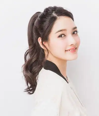 卷发马尾教程 卷发 马尾才是真洋气