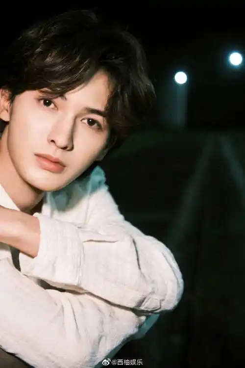 朱正廷我们恋爱吧##朱正廷兼职我们恋爱吧编剧