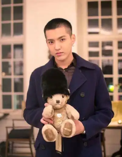 吴亦凡 模特 帅哥 板寸