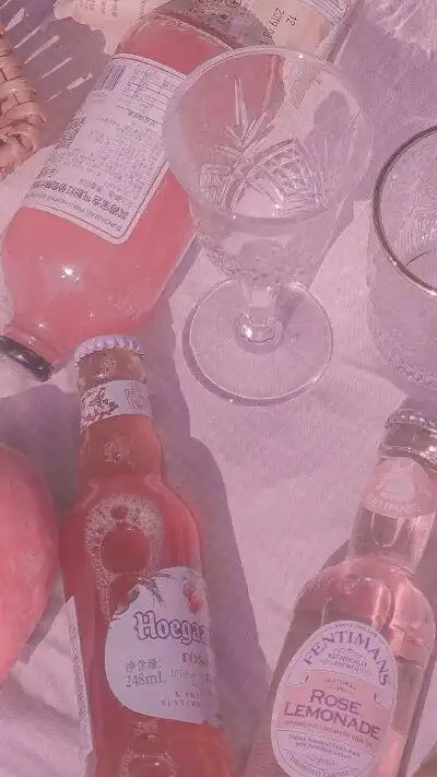 壁纸贩卖处 图片评论 0条  收集   点赞  评论  粉色系壁纸 纯色壁纸