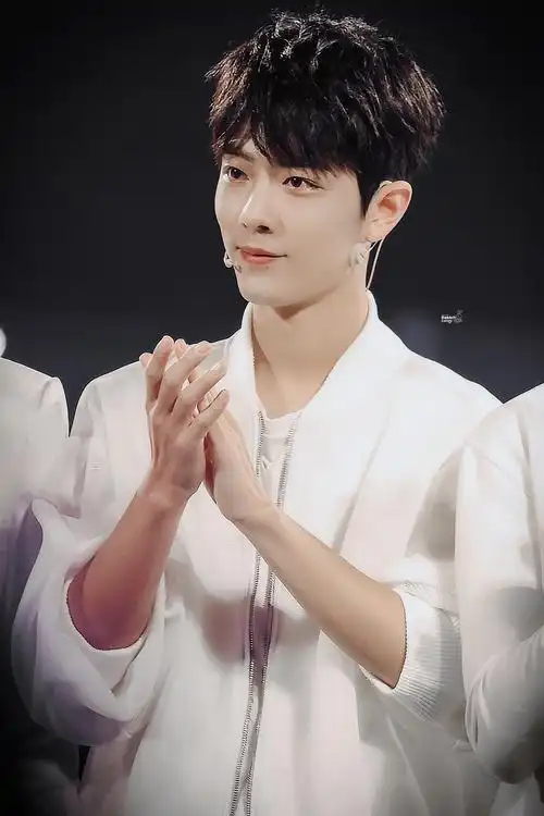 09.28 x玖少年团出道发布会,肖战