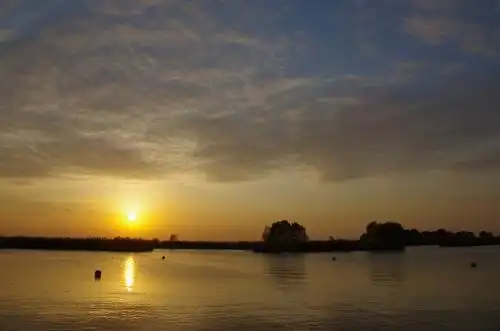 夕阳西下长荡湖