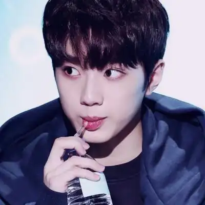 赖冠霖美化头像