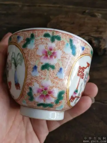 道光年制粉彩开光茶杯