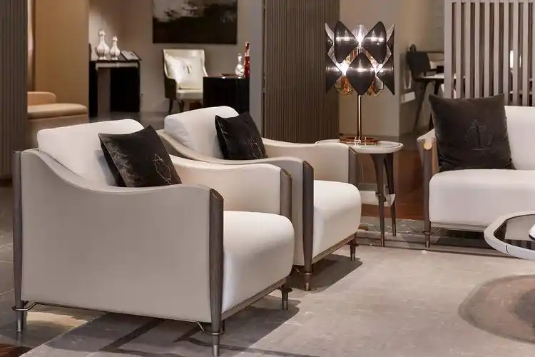 高档客厅真皮沙发,坐拥舒适奢华_皮革