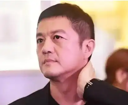 王菲为女儿建立基金会,了解前夫李亚鹏无力偿巨债,让女儿以后衣食无忧