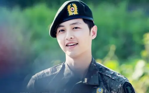 国民老公宋仲基军装图片桌面壁纸