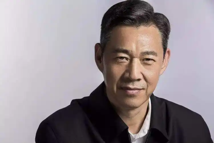 他是张丰毅吕丽萍儿子,长得丑被父母打压,今演《盗墓笔记》爆红