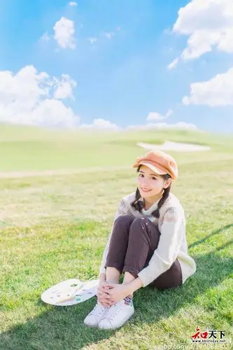 留学生我是小脸娃晒文艺写真 甜美笑容似新垣结衣