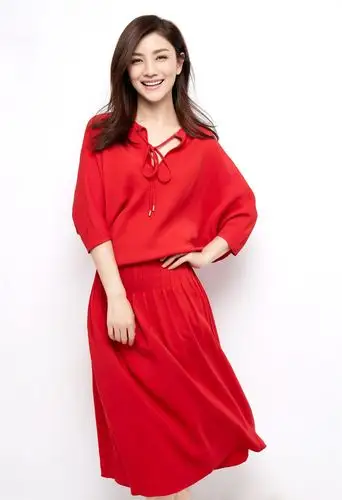 胡可曝最新时尚写真