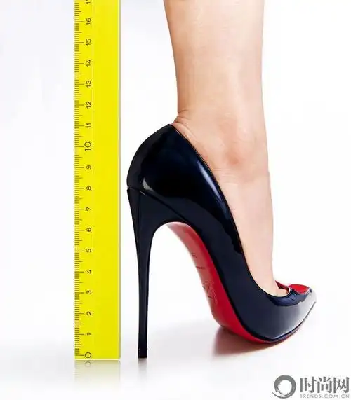 挑战10cm高跟鞋