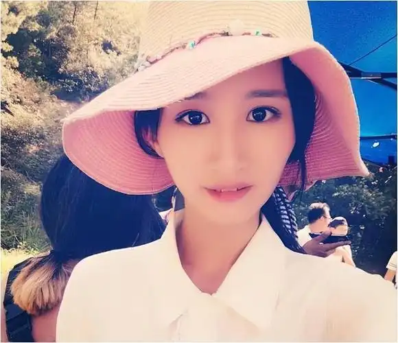 任嘉伦的妻子聂欢:丈夫的成名之路坎坷,在家做全职太太也幸福