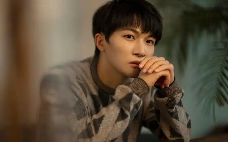 周深时尚先生拍摄花絮vlog2021年12月刊