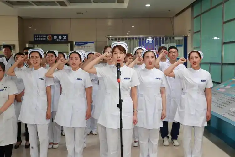 重温誓言,砥砺前行 ——吉林省肿瘤医院"不忘初心,牢记使命"主题教育