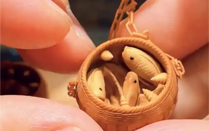 微雕艺术《框里有鱼》