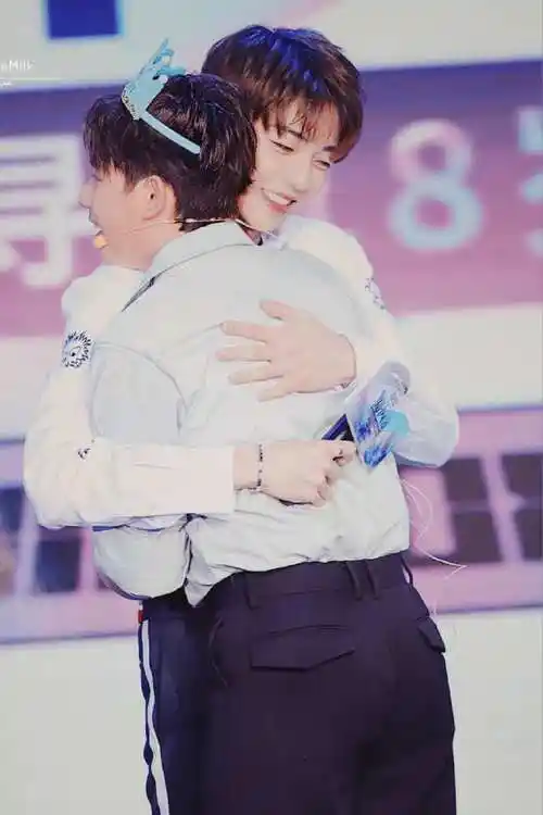 陈立农胡先煦共度七夕胡先煦说想恋爱画面太gay惹人脸红