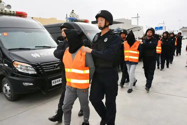 酒泉警方成功破获一起电信诈骗案 抓获犯罪嫌疑人17名