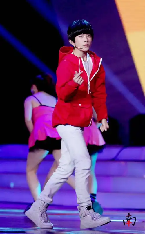 tfboys易烊千玺 150413 第15届音乐风云榜 高清 cr.