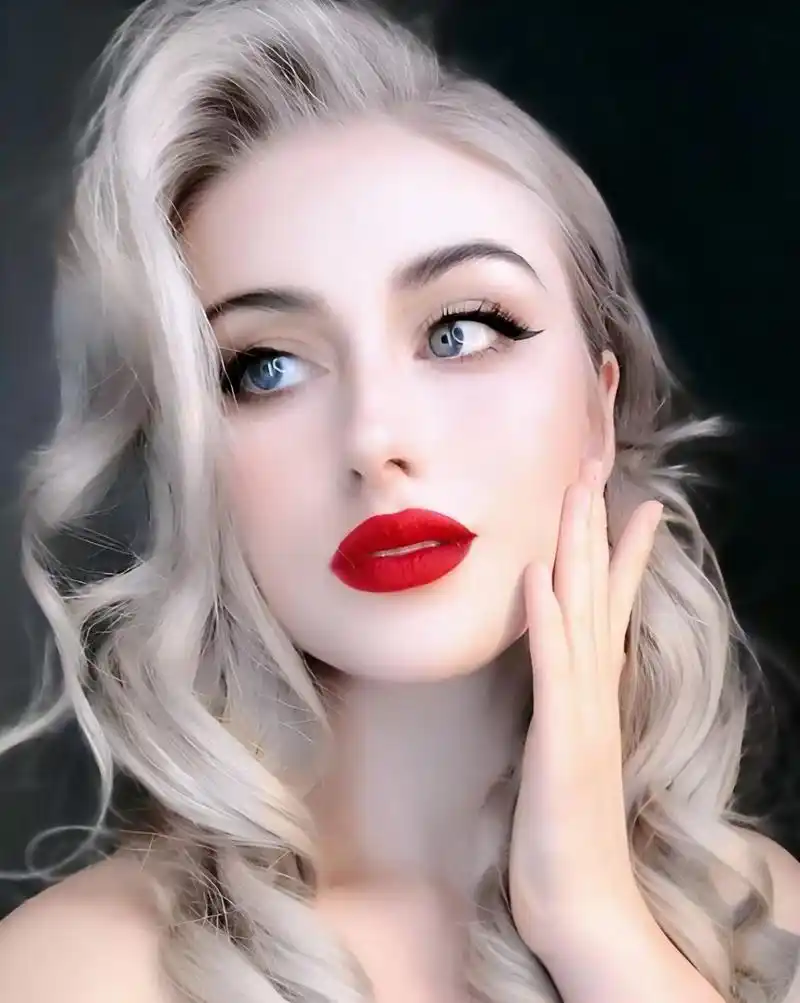 alexandra frenkel是一位备受瞩目的乌克兰网红,拥有着惊人的美貌和