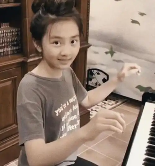 黄忆慈和张艺兴四手联弹这是什么神仙组合粉丝拒绝不要