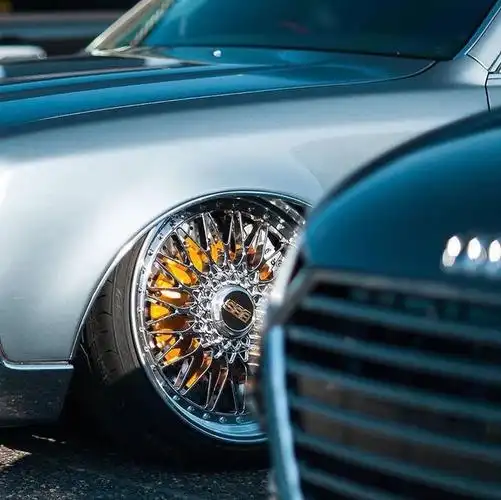 汽车改装|低趴的丰田世纪