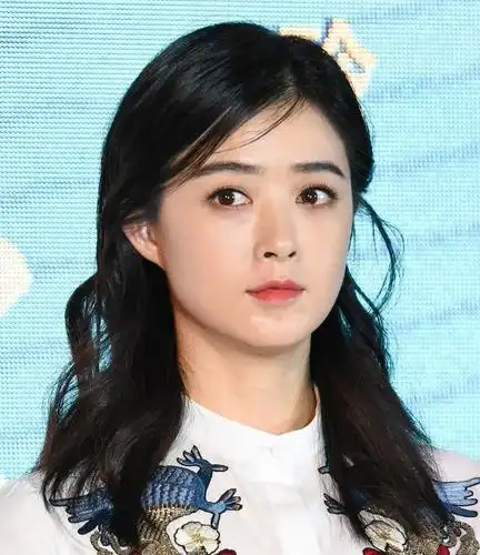 演技实力派蒋欣蒋欣作为内地的知名女演员,被大家就公认为耿直实力派.