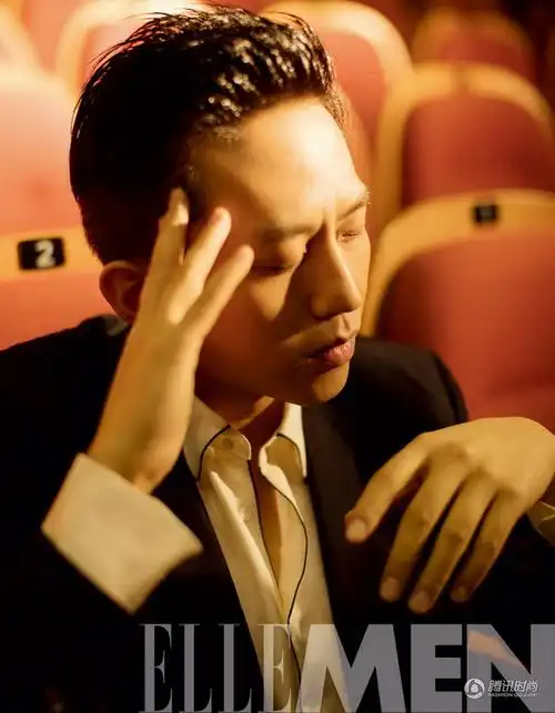 邓超黑衣白裤登封面 老干部背头想做船长(一)