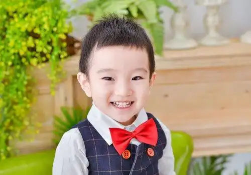 2022年男童小平头发型最新款look一两岁男宝宝简约可爱短发设计
