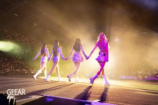 在 2016 年 8 月 8 日正式出道的韩国女团 black